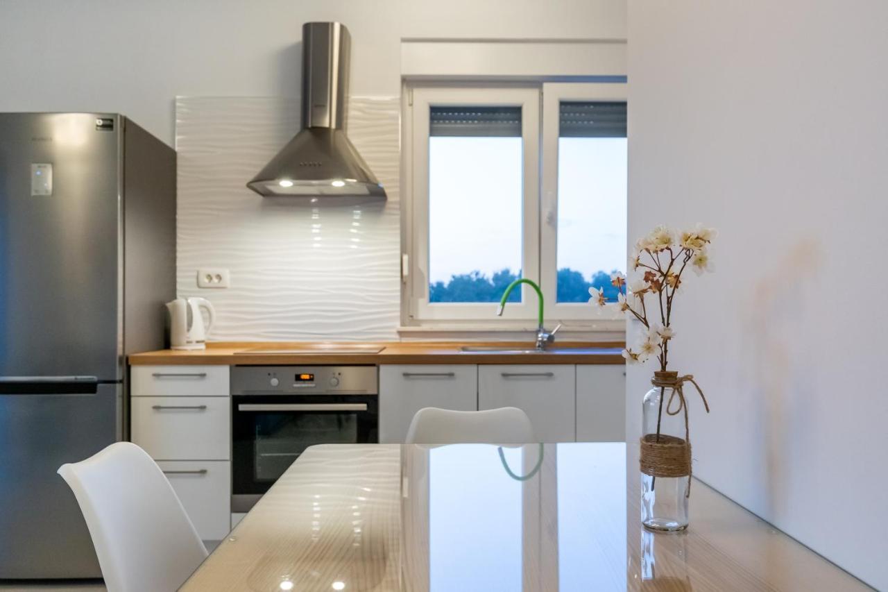 Apartments Evita Bibinje Eksteriør billede